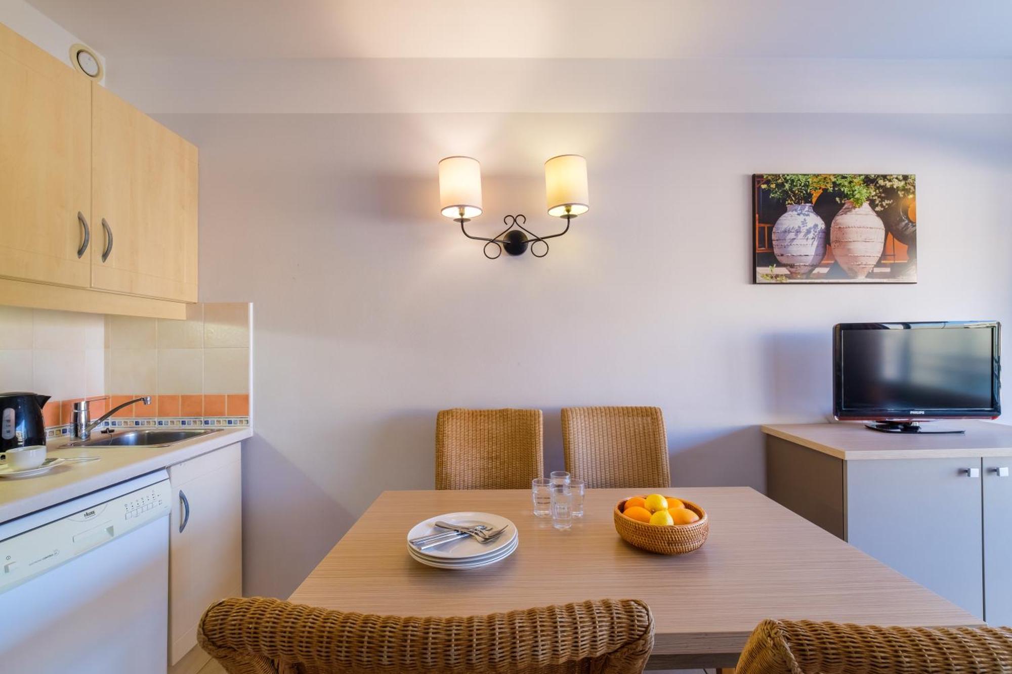 Residence Heliotel Marine Saint-Laurent-du-Var Kültér fotó