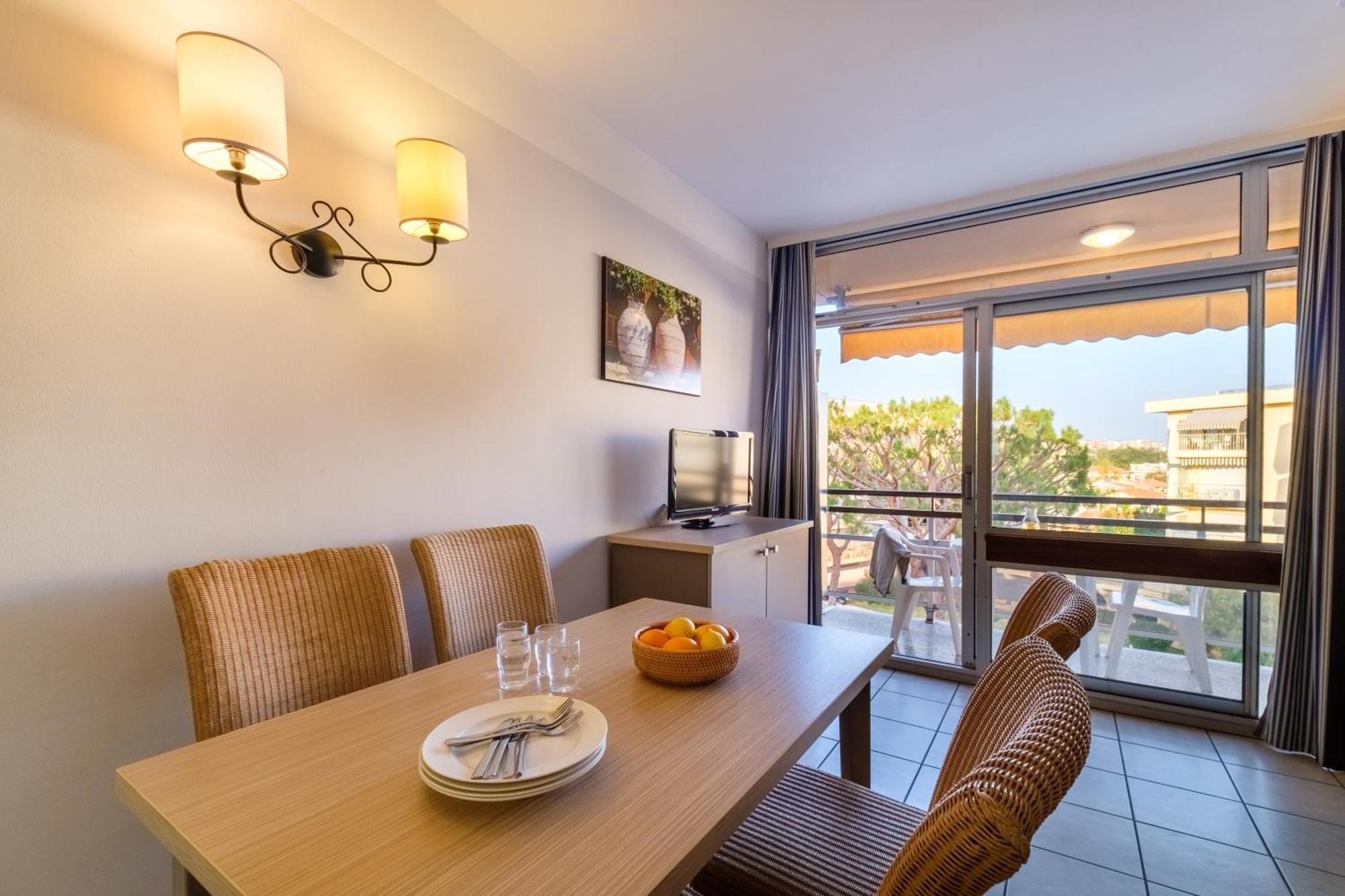 Residence Heliotel Marine Saint-Laurent-du-Var Kültér fotó